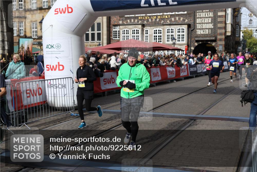 05.10.2025 - 20. swb-Marathon Bremen Yannick Fuchs http://msf.ph/oto/9225612 05.10.2025 11:00:16 Ziel 7621, 9603, 9604, 9611, 9666, 10138, 10345, 10489, 10572, 10889, 11026, 11125, 11266, 11600, 11713 meine-sportfotos.de