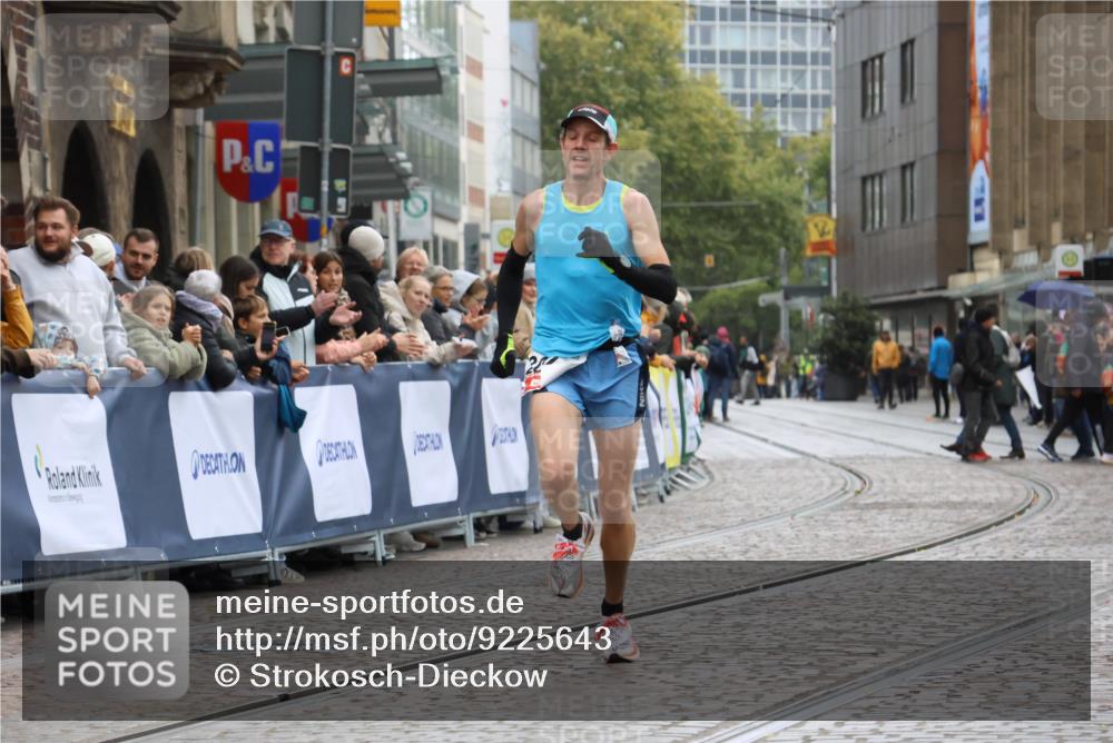 05.10.2025 - 20. swb-Marathon Bremen Strokosch-Dieckow http://msf.ph/oto/9225643 05.10.2025 12:19:10 Ziel 2049 meine-sportfotos.de