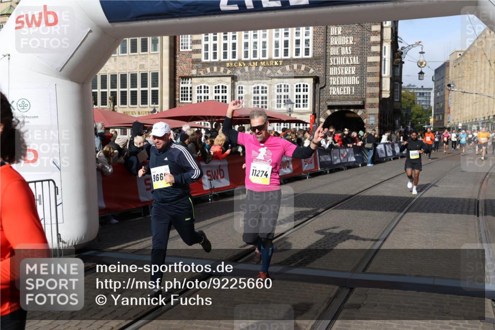 05.10.2025 - 20. swb-Marathon Bremen Yannick Fuchs http://msf.ph/oto/9225660 05.10.2025 10:57:01 Ziel 9188, 9669, 10105, 10145, 10397, 10845, 10924, 11274, 11675 meine-sportfotos.de
