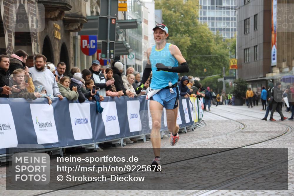 05.10.2025 - 20. swb-Marathon Bremen Strokosch-Dieckow http://msf.ph/oto/9225678 05.10.2025 12:19:11 Ziel 2049 meine-sportfotos.de