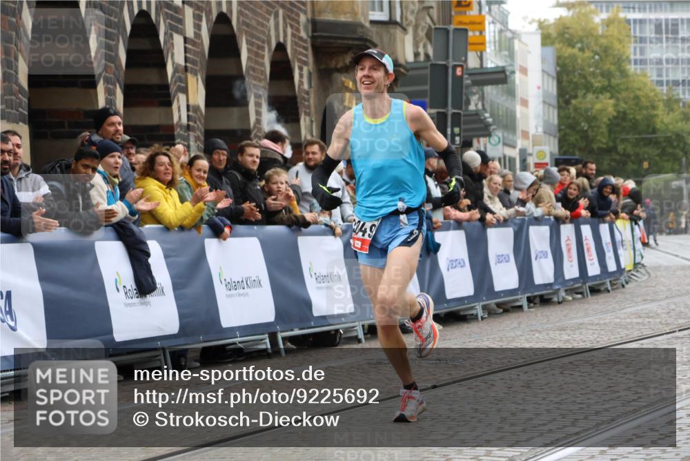 05.10.2025 - 20. swb-Marathon Bremen Strokosch-Dieckow http://msf.ph/oto/9225692 05.10.2025 12:19:11 Ziel 2049 meine-sportfotos.de