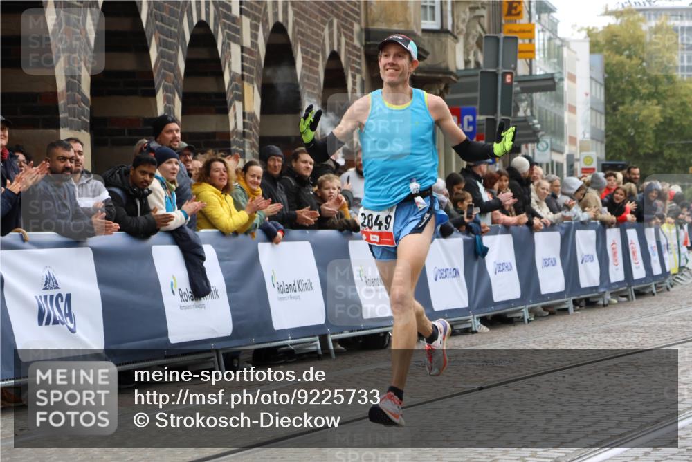 05.10.2025 - 20. swb-Marathon Bremen Strokosch-Dieckow http://msf.ph/oto/9225733 05.10.2025 12:19:12 Ziel 2049 meine-sportfotos.de