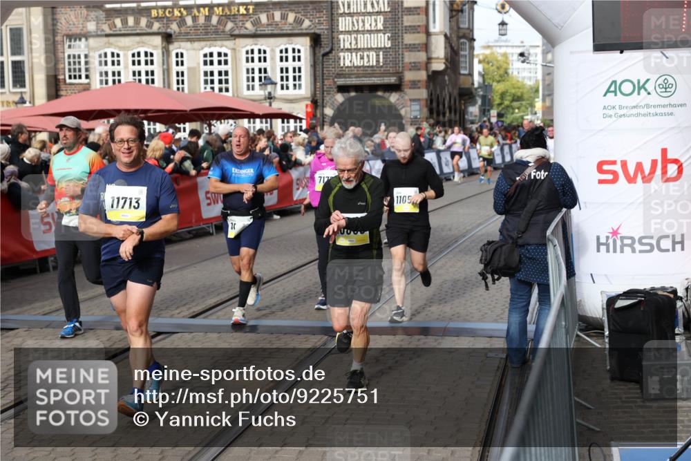 05.10.2025 - 20. swb-Marathon Bremen Yannick Fuchs http://msf.ph/oto/9225751 05.10.2025 11:00:20 Ziel 7177, 7621, 9495, 9603, 9672, 10345, 10489, 10889, 10919, 10985, 11050, 11125, 11600, 11713 meine-sportfotos.de