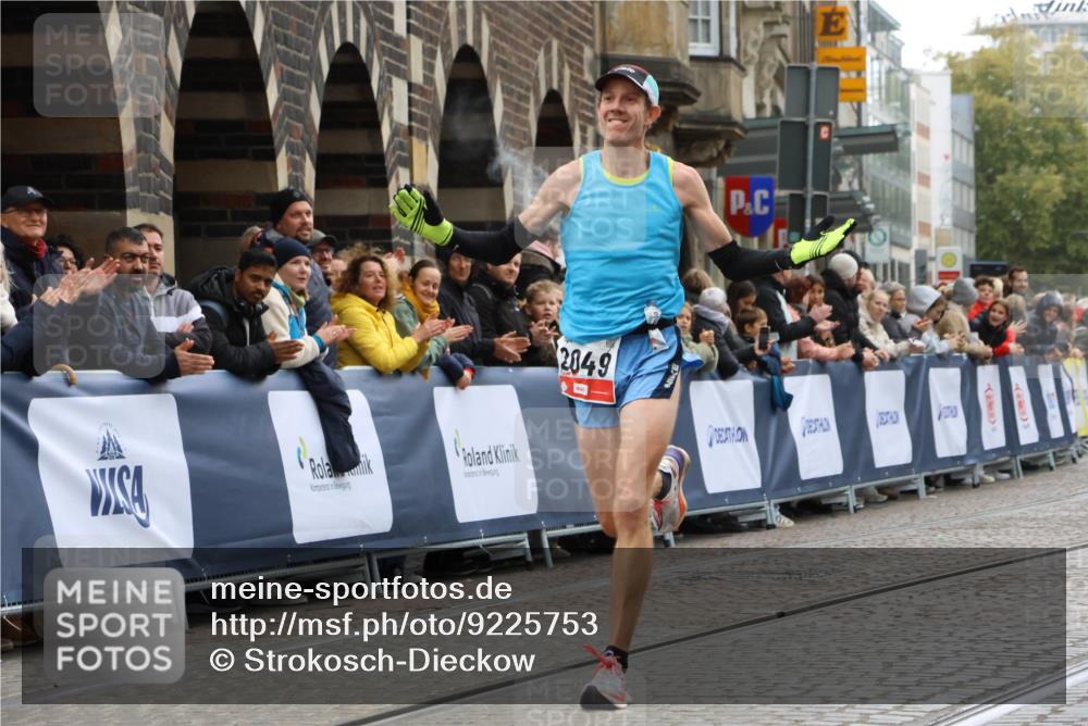 05.10.2025 - 20. swb-Marathon Bremen Strokosch-Dieckow http://msf.ph/oto/9225753 05.10.2025 12:19:12 Ziel 2049 meine-sportfotos.de