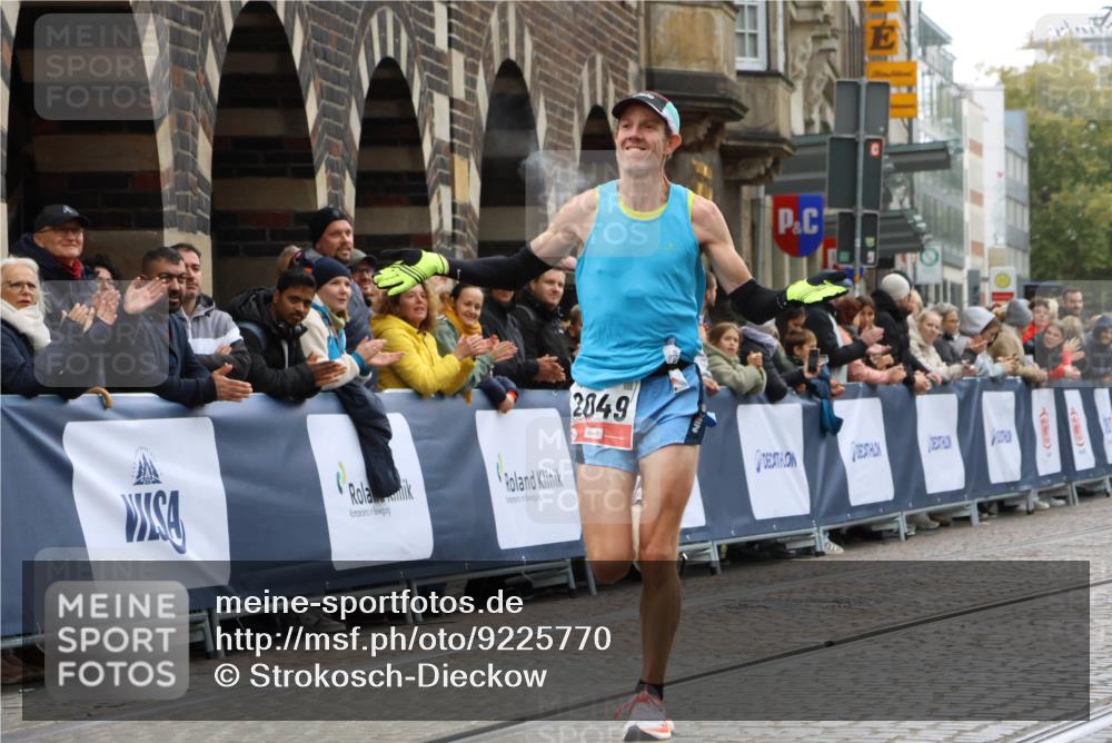 05.10.2025 - 20. swb-Marathon Bremen Strokosch-Dieckow http://msf.ph/oto/9225770 05.10.2025 12:19:12 Ziel 2049 meine-sportfotos.de