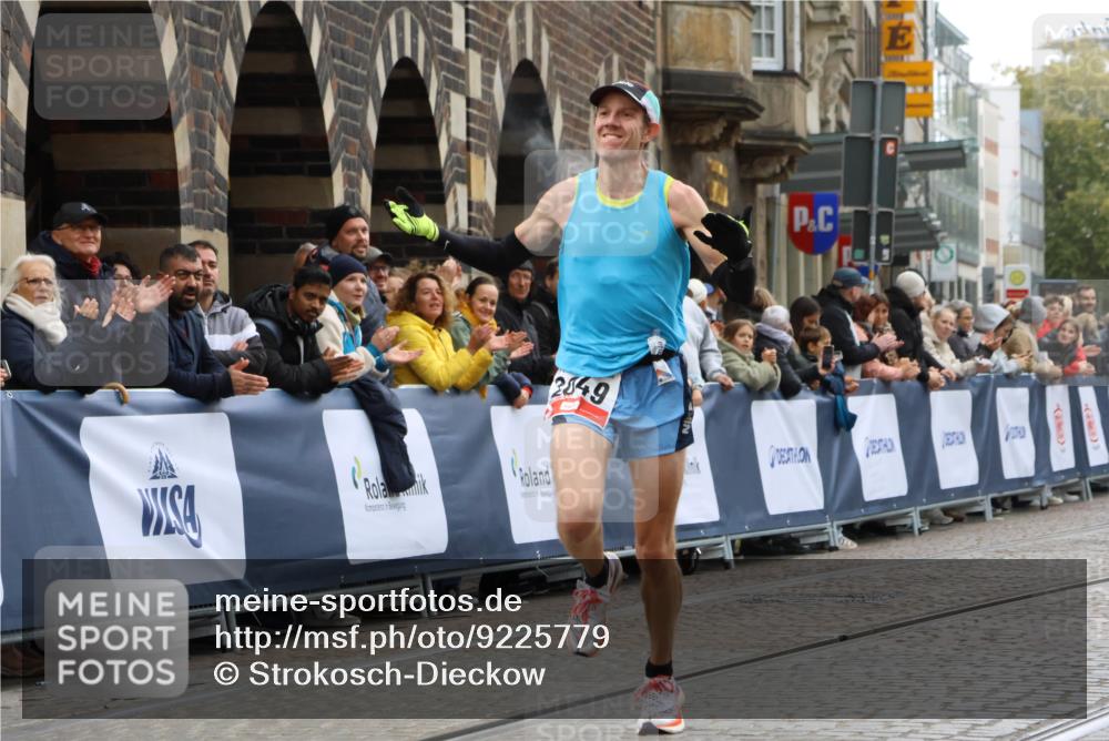 05.10.2025 - 20. swb-Marathon Bremen Strokosch-Dieckow http://msf.ph/oto/9225779 05.10.2025 12:19:12 Ziel 2049 meine-sportfotos.de