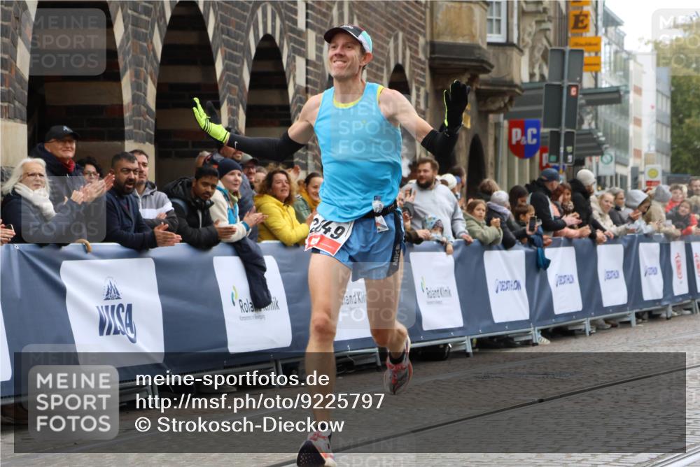 05.10.2025 - 20. swb-Marathon Bremen Strokosch-Dieckow http://msf.ph/oto/9225797 05.10.2025 12:19:12 Ziel 2049 meine-sportfotos.de