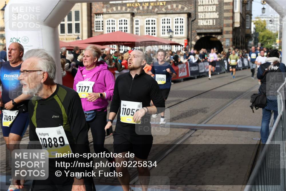 05.10.2025 - 20. swb-Marathon Bremen Yannick Fuchs http://msf.ph/oto/9225834 05.10.2025 11:00:22 Ziel 7177, 7621, 9495, 9672, 10345, 10889, 10919, 10985, 11050, 11063, 11125, 11600, 11713 meine-sportfotos.de