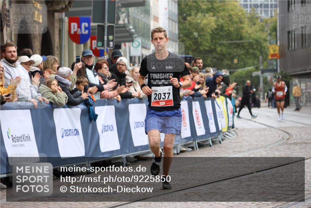 05.10.2025 - 20. swb-Marathon Bremen Strokosch-Dieckow http://msf.ph/oto/9225850 05.10.2025 12:20:25 Ziel 2037 meine-sportfotos.de