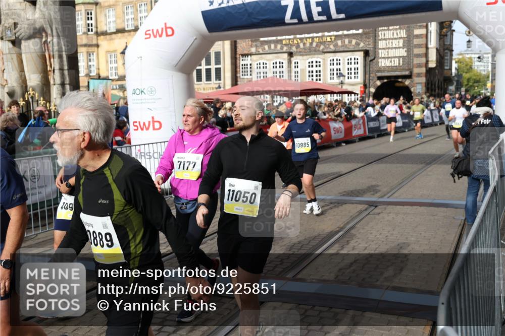 05.10.2025 - 20. swb-Marathon Bremen Yannick Fuchs http://msf.ph/oto/9225851 05.10.2025 11:00:23 Ziel 7177, 9495, 9672, 10345, 10406, 10492, 10889, 10919, 10985, 11050, 11063, 11263, 11713 meine-sportfotos.de