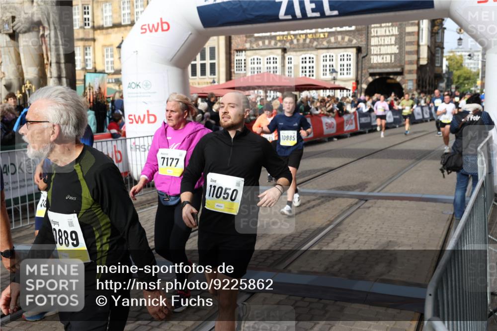 05.10.2025 - 20. swb-Marathon Bremen Yannick Fuchs http://msf.ph/oto/9225862 05.10.2025 11:00:23 Ziel 7177, 9495, 9672, 10345, 10406, 10492, 10889, 10919, 10985, 11050, 11063, 11263, 11713 meine-sportfotos.de
