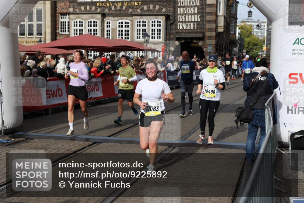 05.10.2025 - 20. swb-Marathon Bremen Yannick Fuchs http://msf.ph/oto/9225892 05.10.2025 11:00:26 Ziel 7177, 9495, 9672, 10345, 10406, 10492, 10889, 10919, 10985, 11050, 11063, 11263, 11424, 11699 meine-sportfotos.de