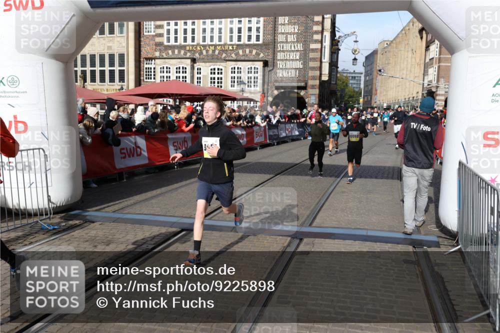 05.10.2025 - 20. swb-Marathon Bremen Yannick Fuchs http://msf.ph/oto/9225898 05.10.2025 10:57:08 Ziel 9451, 9797, 9937, 10069, 10105, 10397, 10867, 11168, 11435 meine-sportfotos.de