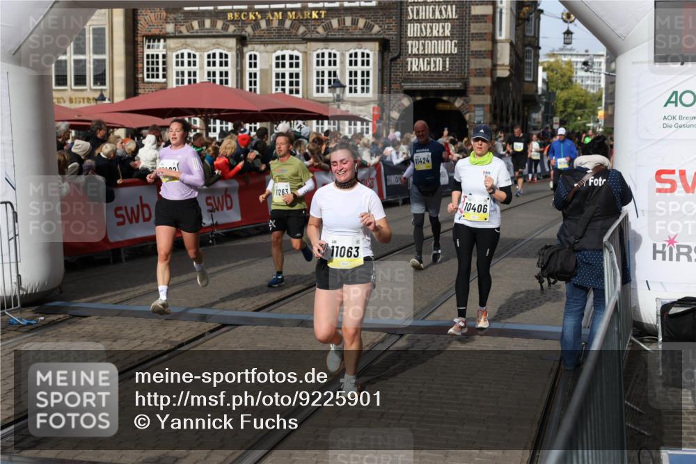 05.10.2025 - 20. swb-Marathon Bremen Yannick Fuchs http://msf.ph/oto/9225901 05.10.2025 11:00:26 Ziel 7177, 9495, 9672, 10345, 10406, 10492, 10889, 10919, 10985, 11050, 11063, 11263, 11424, 11699 meine-sportfotos.de