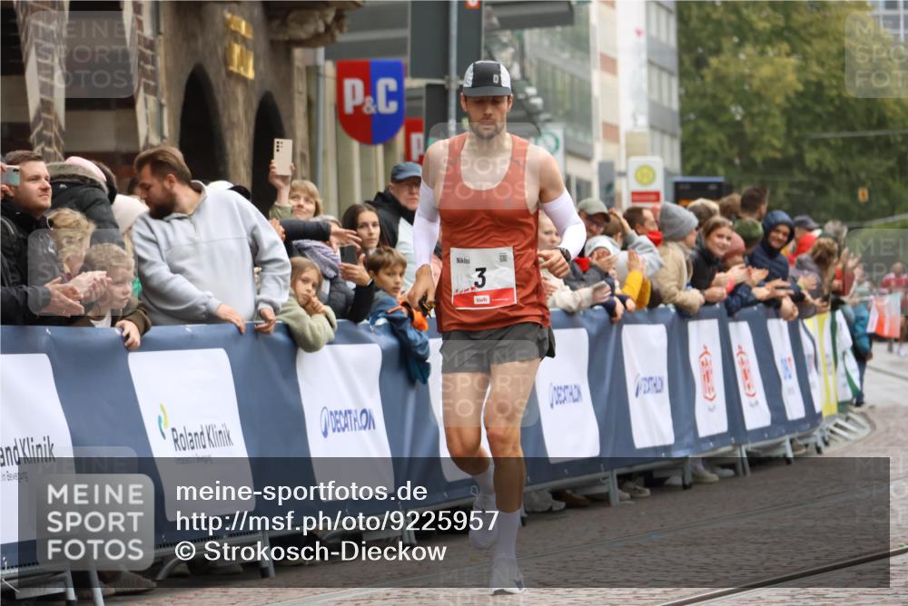 05.10.2025 - 20. swb-Marathon Bremen Strokosch-Dieckow http://msf.ph/oto/9225957 05.10.2025 12:20:41 Ziel 3 meine-sportfotos.de