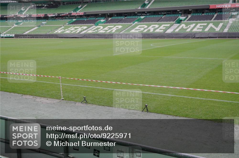 05.10.2025 - 20. swb-Marathon Bremen Michael Burmester http://msf.ph/oto/9225971 05.10.2025 09:58:45 Laufen im Stadion  meine-sportfotos.de