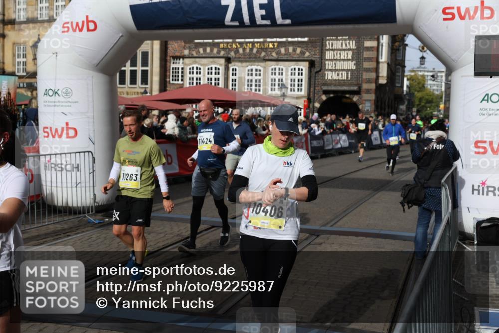 05.10.2025 - 20. swb-Marathon Bremen Yannick Fuchs http://msf.ph/oto/9225987 05.10.2025 11:00:28 Ziel 9495, 10406, 10492, 10985, 11063, 11263, 11424, 11699 meine-sportfotos.de