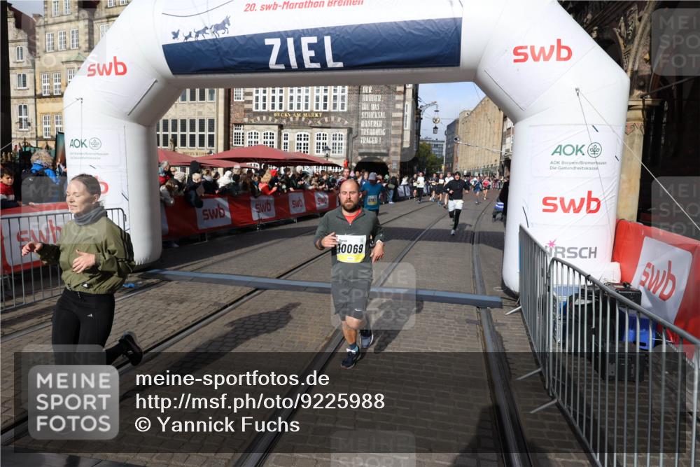 05.10.2025 - 20. swb-Marathon Bremen Yannick Fuchs http://msf.ph/oto/9225988 05.10.2025 10:57:10 Ziel 5172, 9451, 9797, 9937, 10069, 10105, 10867, 11168, 11435, 11566 meine-sportfotos.de