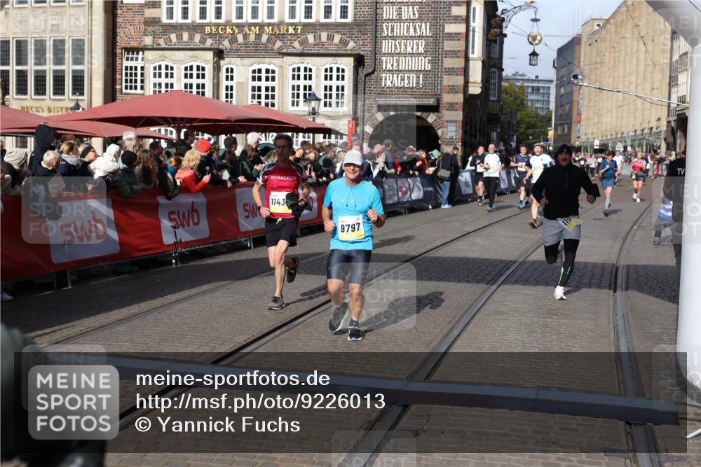 05.10.2025 - 20. swb-Marathon Bremen Yannick Fuchs http://msf.ph/oto/9226013 05.10.2025 10:57:11 Ziel 5172, 9451, 9797, 9937, 10069, 10867, 11168, 11435, 11566 meine-sportfotos.de