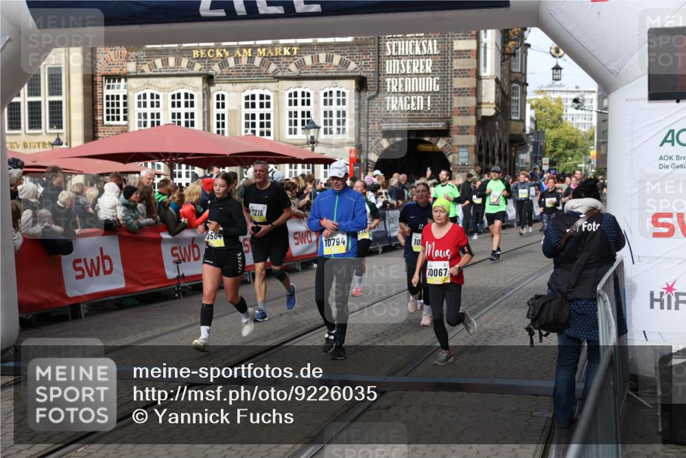 05.10.2025 - 20. swb-Marathon Bremen Yannick Fuchs http://msf.ph/oto/9226035 05.10.2025 11:00:32 Ziel 7215, 9173, 10067, 10217, 10406, 10492, 10504, 10794, 10930, 11063, 11263, 11424, 11699 meine-sportfotos.de
