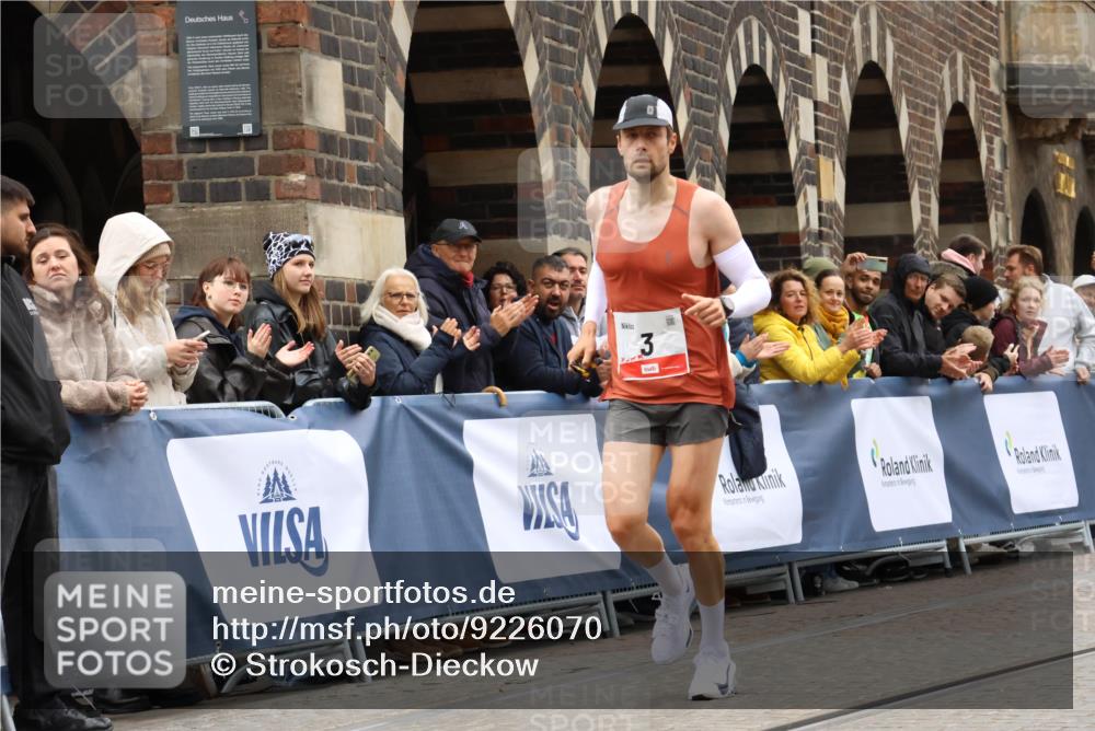 05.10.2025 - 20. swb-Marathon Bremen Strokosch-Dieckow http://msf.ph/oto/9226070 05.10.2025 12:20:43 Ziel 3 meine-sportfotos.de