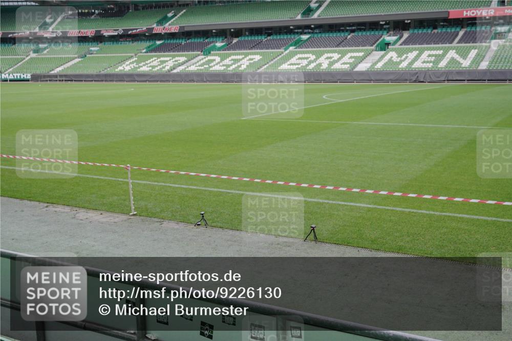 05.10.2025 - 20. swb-Marathon Bremen Michael Burmester http://msf.ph/oto/9226130 05.10.2025 10:07:12 Laufen im Stadion  meine-sportfotos.de