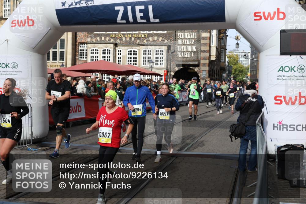 05.10.2025 - 20. swb-Marathon Bremen Yannick Fuchs http://msf.ph/oto/9226134 05.10.2025 11:00:34 Ziel 7215, 9173, 10067, 10071, 10217, 10504, 10794, 10930, 11424, 11595, 11619, 11699 meine-sportfotos.de