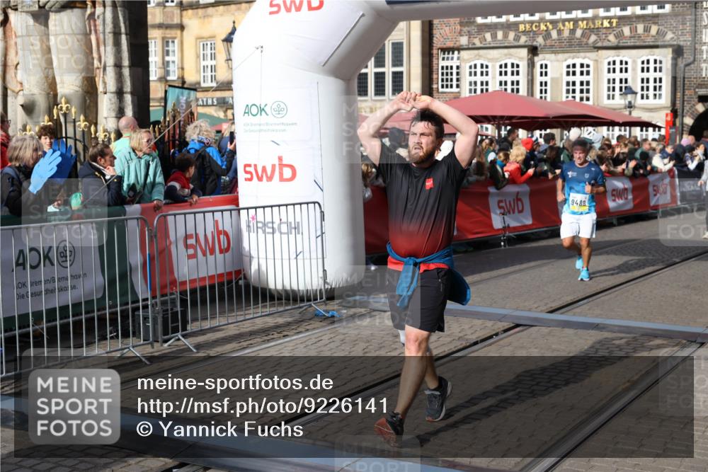 05.10.2025 - 20. swb-Marathon Bremen Yannick Fuchs http://msf.ph/oto/9226141 05.10.2025 10:57:22 Ziel 9231, 9292, 9314, 9450, 9489, 9577, 9947, 10169, 10293, 10545, 10657, 10917, 11015, 11138, 11202, 11434, 11596, 11686 meine-sportfotos.de