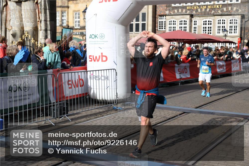 05.10.2025 - 20. swb-Marathon Bremen Yannick Fuchs http://msf.ph/oto/9226146 05.10.2025 10:57:22 Ziel 9231, 9292, 9314, 9450, 9489, 9577, 9947, 10169, 10293, 10545, 10657, 10917, 11015, 11138, 11202, 11434, 11596, 11686 meine-sportfotos.de