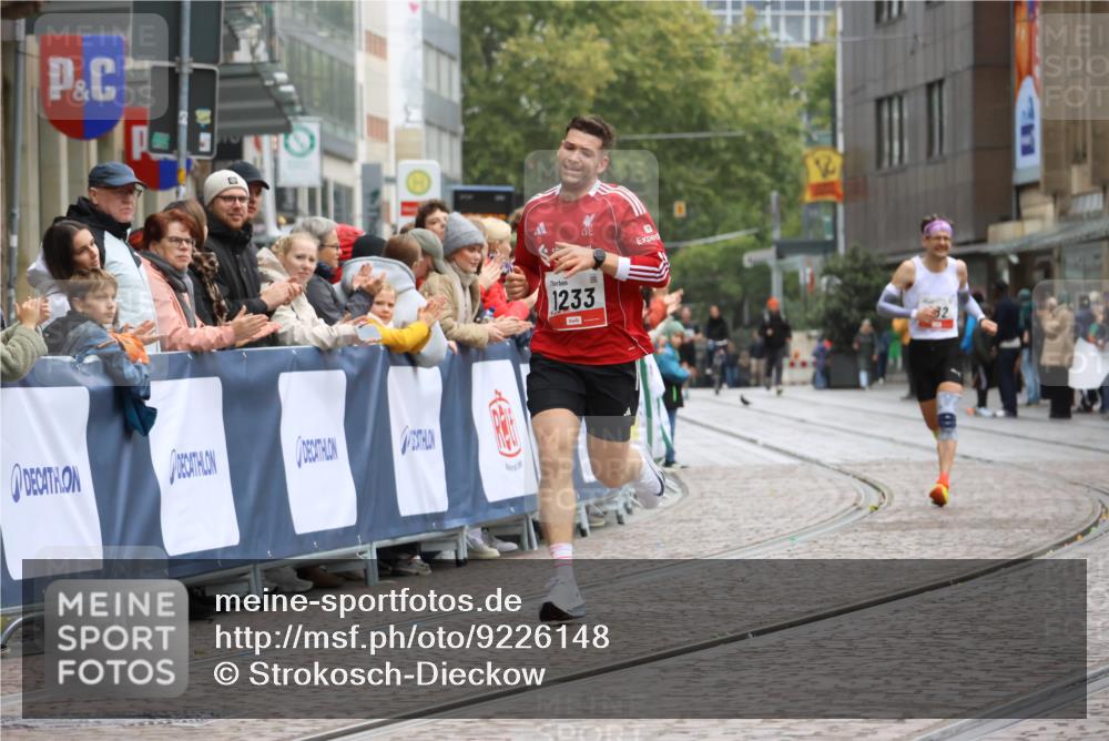05.10.2025 - 20. swb-Marathon Bremen Strokosch-Dieckow http://msf.ph/oto/9226148 05.10.2025 12:20:57 Ziel 282, 1233 meine-sportfotos.de