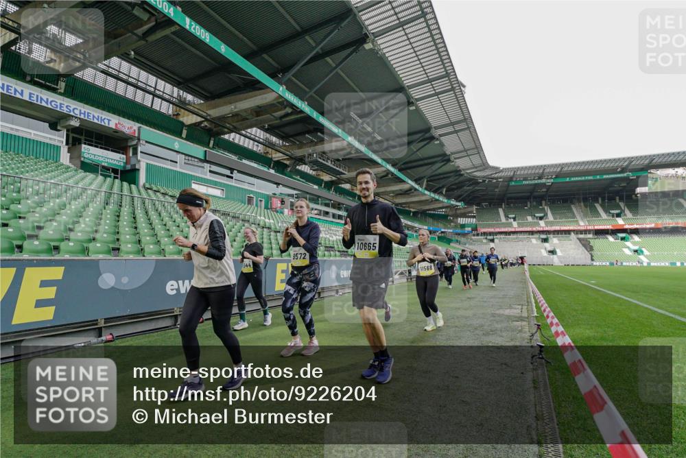 05.10.2025 - 20. swb-Marathon Bremen Michael Burmester http://msf.ph/oto/9226204 05.10.2025 10:44:37 Laufen im Stadion 7007, 8844, 9012, 9264, 9303, 9342, 9373, 9374, 9453, 9479, 9567, 9572, 9631, 9667, 9724, 9767, 9768, 9899, 9970, 10114, 10115, 10190, 10273, 10280, 10339, 10340, 10355, 10364, 10379, 10440, 10441, 10442, 10647, 10665, 10839, 10846, 10984, 11027, 11060, 11072, 11117, 11118, 11135, 11252, 11293, 11318, 11367, 11378, 11381, 11385, 11407, 11448, 11539, 11544, 11557, 11560, 11568, 11635, 9011, 9273, 9380, 9386, 9470, 9819, 9895, 9911, 9984, 10036, 10288, 10320 meine-sportfotos.de