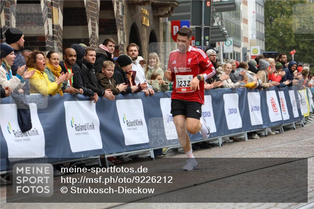 05.10.2025 - 20. swb-Marathon Bremen Strokosch-Dieckow http://msf.ph/oto/9226212 05.10.2025 12:20:58 Ziel 282, 1233 meine-sportfotos.de