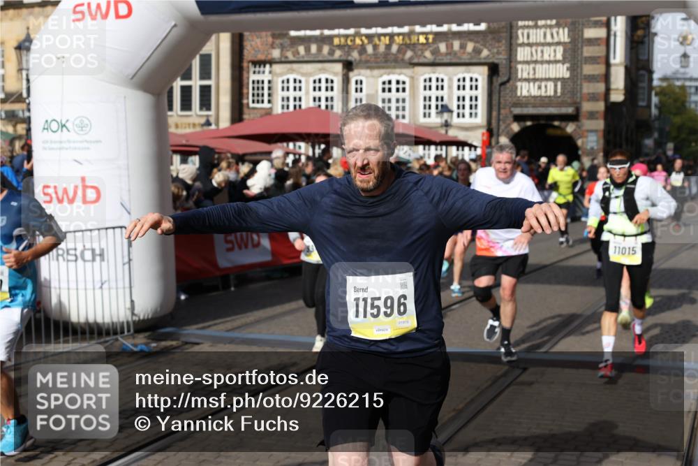 05.10.2025 - 20. swb-Marathon Bremen Yannick Fuchs http://msf.ph/oto/9226215 05.10.2025 10:57:24 Ziel 9260, 9292, 9450, 9489, 9577, 9844, 9947, 10169, 10293, 10545, 10657, 10917, 11015, 11138, 11202, 11434, 11596, 11686 meine-sportfotos.de
