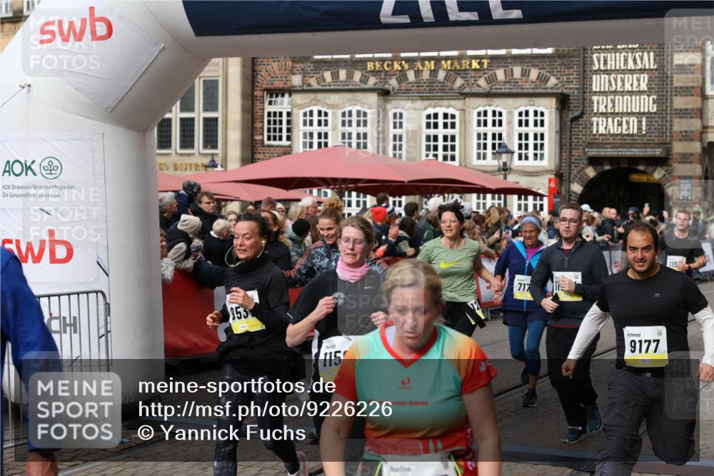 05.10.2025 - 20. swb-Marathon Bremen Yannick Fuchs http://msf.ph/oto/9226226 05.10.2025 11:00:39 Ziel 7178, 7215, 9173, 9177, 9271, 9531, 10063, 10067, 10071, 10079, 10217, 10504, 10794, 10930, 11003, 11071, 11255, 11511, 11534, 11595, 11610, 11619 meine-sportfotos.de
