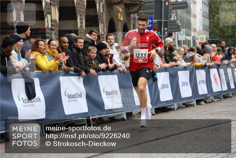 05.10.2025 - 20. swb-Marathon Bremen Strokosch-Dieckow http://msf.ph/oto/9226240 05.10.2025 12:20:59 Ziel 282, 1233 meine-sportfotos.de