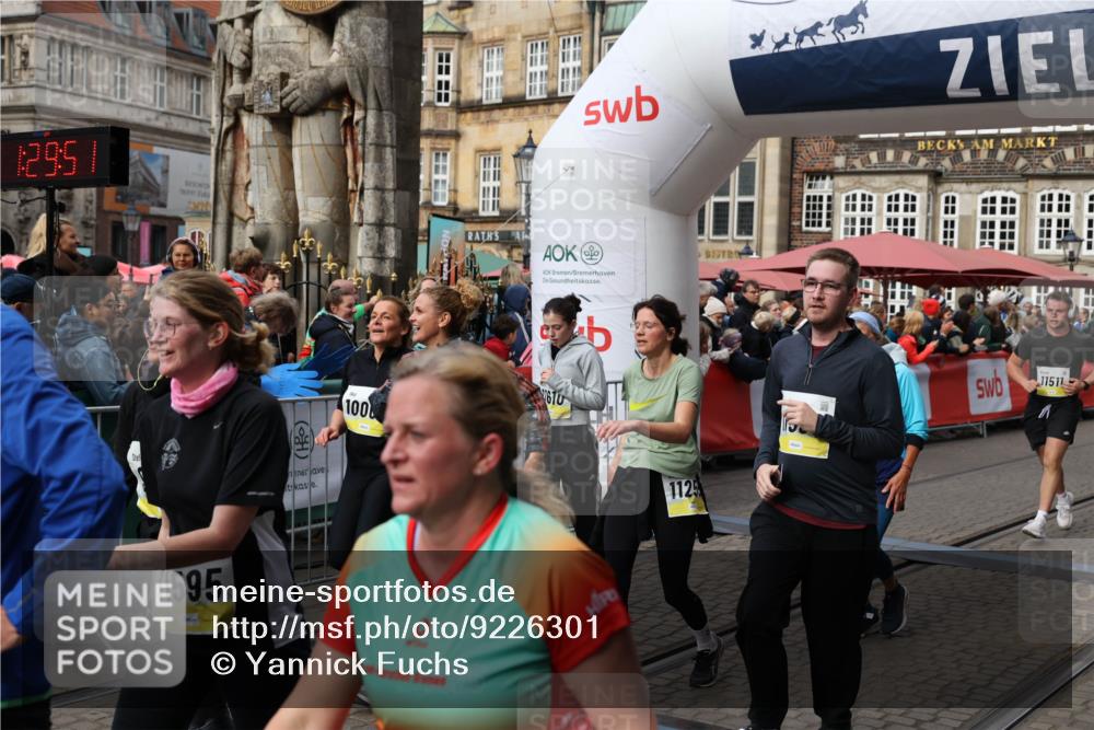 05.10.2025 - 20. swb-Marathon Bremen Yannick Fuchs http://msf.ph/oto/9226301 05.10.2025 11:00:41 Ziel 7178, 9173, 9177, 9271, 9531, 10063, 10071, 10079, 10930, 11003, 11071, 11162, 11255, 11511, 11534, 11595, 11610, 11619 meine-sportfotos.de