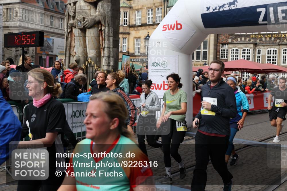 05.10.2025 - 20. swb-Marathon Bremen Yannick Fuchs http://msf.ph/oto/9226316 05.10.2025 11:00:41 Ziel 7178, 9173, 9177, 9271, 9531, 10063, 10071, 10079, 10930, 11003, 11071, 11162, 11255, 11511, 11534, 11595, 11610, 11619 meine-sportfotos.de