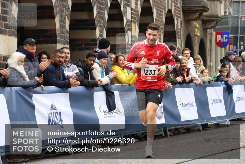 05.10.2025 - 20. swb-Marathon Bremen Strokosch-Dieckow http://msf.ph/oto/9226320 05.10.2025 12:20:59 Ziel 282, 1233 meine-sportfotos.de