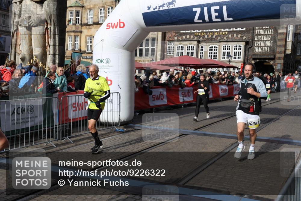 05.10.2025 - 20. swb-Marathon Bremen Yannick Fuchs http://msf.ph/oto/9226322 05.10.2025 10:57:29 Ziel 7101, 9260, 9292, 9450, 9489, 9550, 9844, 9947, 10169, 10281, 10367, 10645, 10657, 10950, 11015, 11596, 11606 meine-sportfotos.de