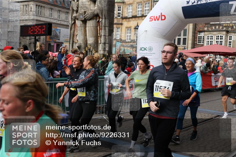 05.10.2025 - 20. swb-Marathon Bremen Yannick Fuchs http://msf.ph/oto/9226331 05.10.2025 11:00:41 Ziel 7178, 9173, 9177, 9271, 9531, 10063, 10071, 10079, 10930, 11003, 11071, 11162, 11255, 11511, 11534, 11595, 11610, 11619 meine-sportfotos.de