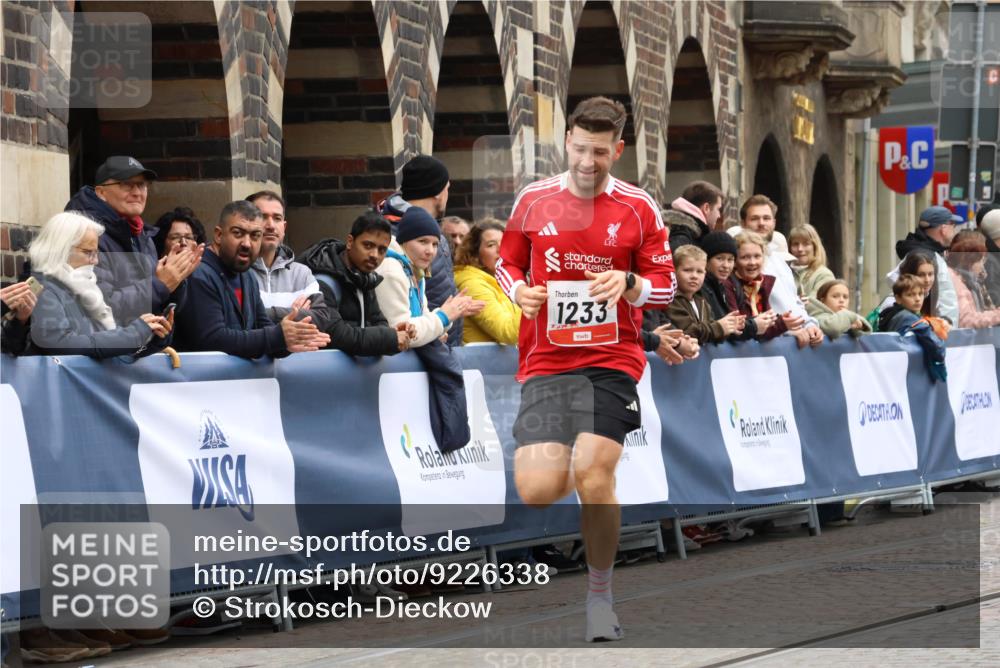 05.10.2025 - 20. swb-Marathon Bremen Strokosch-Dieckow http://msf.ph/oto/9226338 05.10.2025 12:20:59 Ziel 282, 1233 meine-sportfotos.de