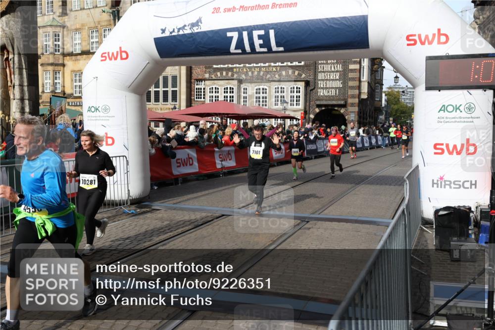 05.10.2025 - 20. swb-Marathon Bremen Yannick Fuchs http://msf.ph/oto/9226351 05.10.2025 10:57:30 Ziel 7101, 9260, 9292, 9450, 9550, 9844, 9947, 10169, 10281, 10367, 10645, 10657, 10950, 11015, 11606 meine-sportfotos.de