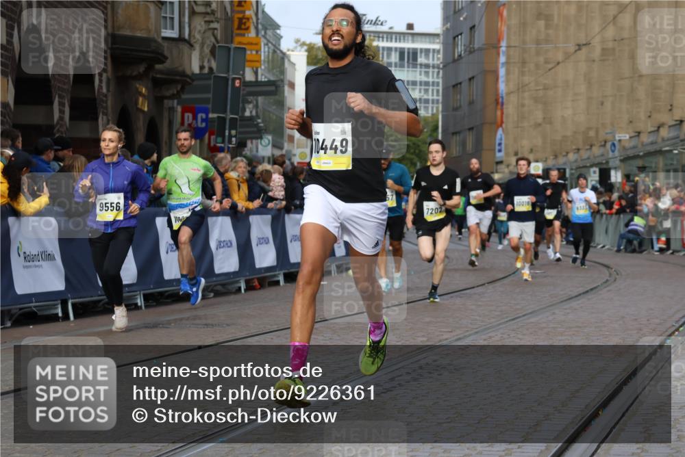 05.10.2025 - 20. swb-Marathon Bremen Strokosch-Dieckow http://msf.ph/oto/9226361 05.10.2025 10:49:09 Ziel 7202, 9014, 9333, 9457, 9556, 10016, 10221, 10449, 11057, 11673, 11695 meine-sportfotos.de