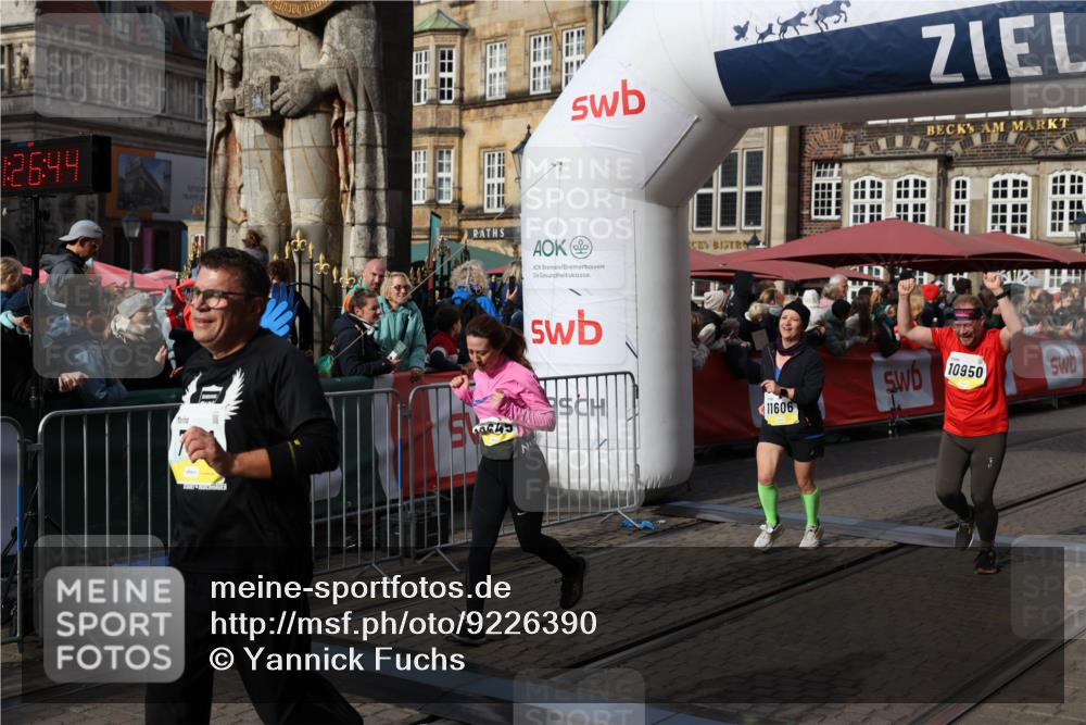 05.10.2025 - 20. swb-Marathon Bremen Yannick Fuchs http://msf.ph/oto/9226390 05.10.2025 10:57:33 Ziel 7101, 9000, 9215, 9260, 9550, 9844, 10281, 10367, 10645, 10950, 11606 meine-sportfotos.de