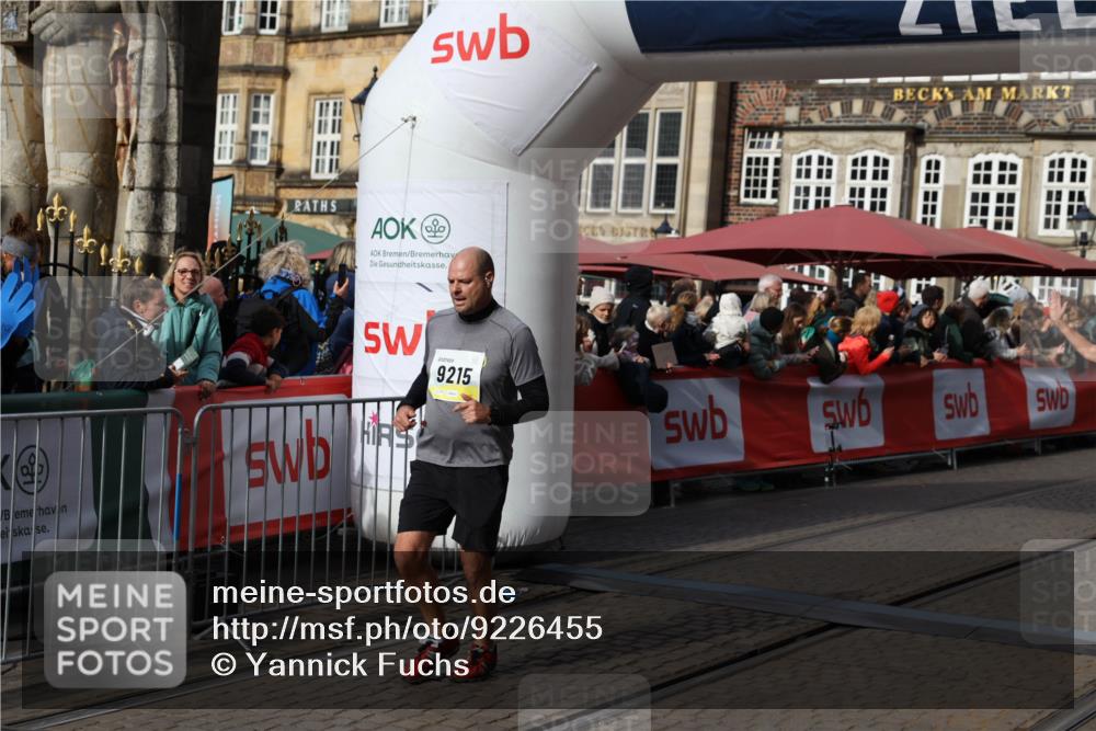 05.10.2025 - 20. swb-Marathon Bremen Yannick Fuchs http://msf.ph/oto/9226455 05.10.2025 10:57:36 Ziel 7101, 9000, 9215, 9550, 9625, 9904, 9914, 9962, 10139, 10281, 10645, 10950, 11606 meine-sportfotos.de