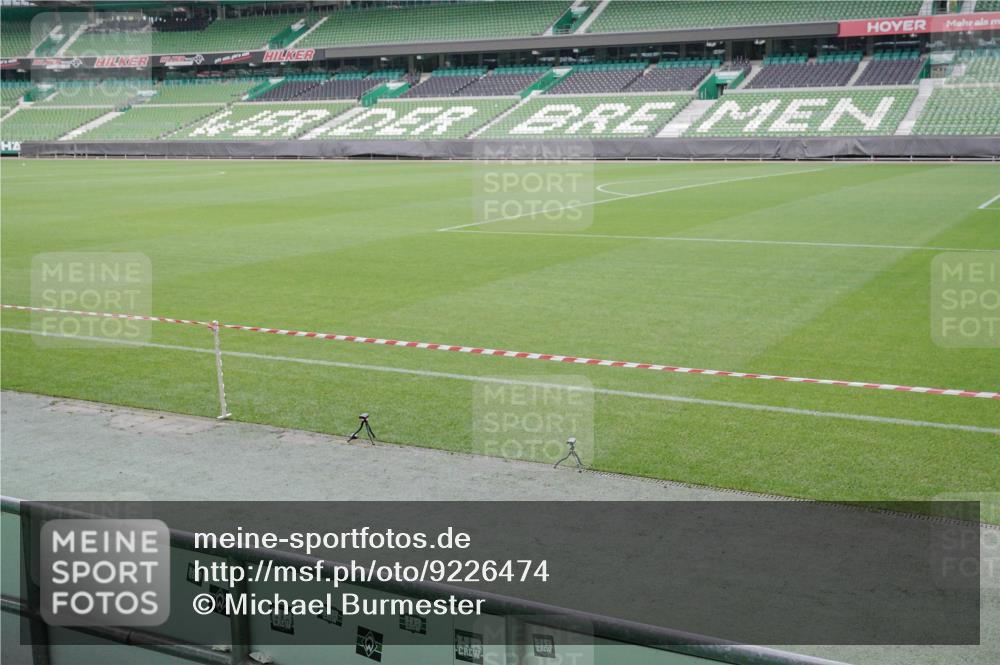 05.10.2025 - 20. swb-Marathon Bremen Michael Burmester http://msf.ph/oto/9226474 05.10.2025 10:10:11 Laufen im Stadion  meine-sportfotos.de