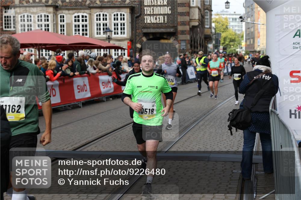 05.10.2025 - 20. swb-Marathon Bremen Yannick Fuchs http://msf.ph/oto/9226480 05.10.2025 11:00:47 Ziel 9271, 9272, 9858, 10079, 10518, 10872, 11034, 11071, 11162, 11511 meine-sportfotos.de