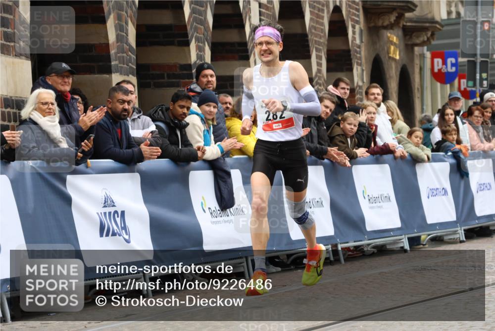 05.10.2025 - 20. swb-Marathon Bremen Strokosch-Dieckow http://msf.ph/oto/9226486 05.10.2025 12:21:03 Ziel 282 meine-sportfotos.de