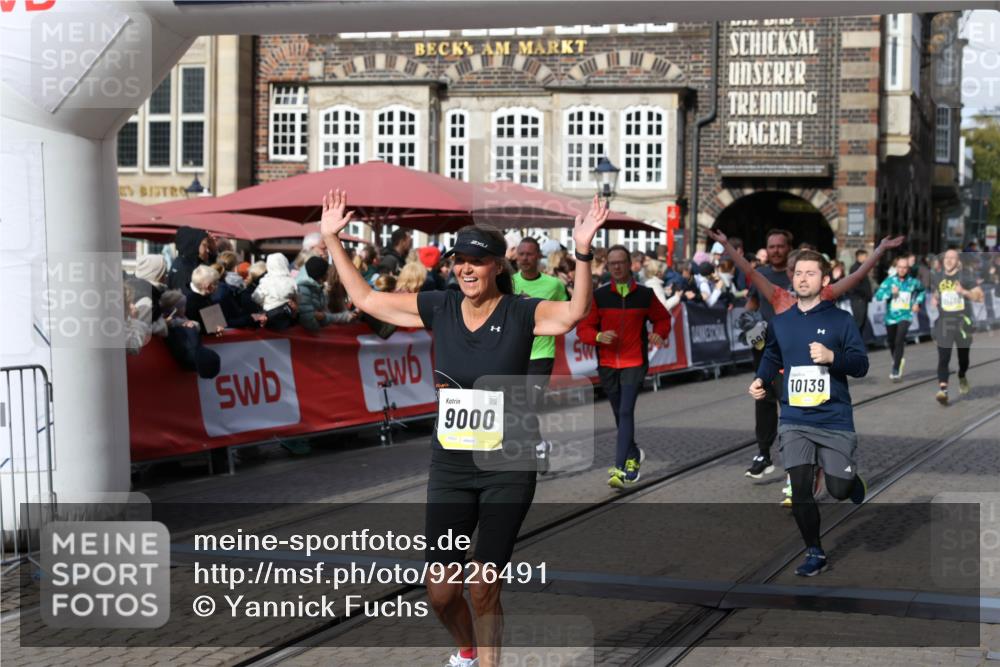 05.10.2025 - 20. swb-Marathon Bremen Yannick Fuchs http://msf.ph/oto/9226491 05.10.2025 10:57:38 Ziel 9000, 9215, 9625, 9904, 9914, 9962, 10139, 10645, 10739, 10950, 11360, 11606 meine-sportfotos.de