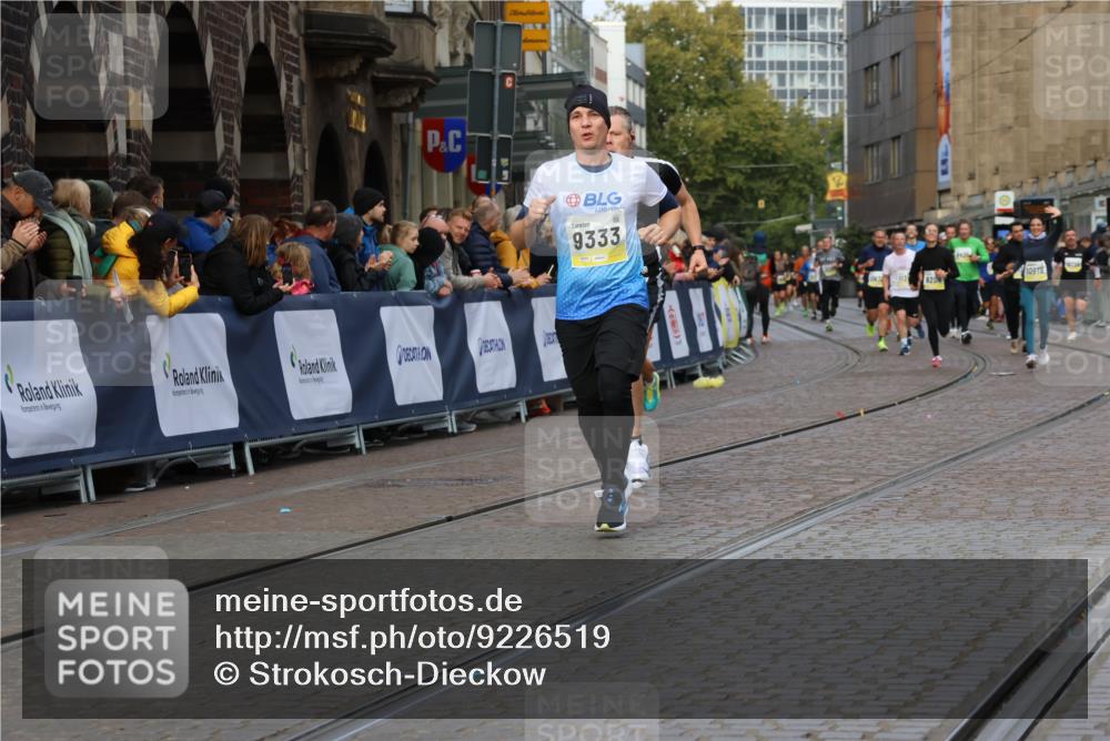 05.10.2025 - 20. swb-Marathon Bremen Strokosch-Dieckow http://msf.ph/oto/9226519 05.10.2025 10:49:16 Ziel 9206, 9333, 9708, 10221, 10715, 10735, 11057, 11598 meine-sportfotos.de
